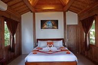Blue Harbor Beachfront Villas & Resto thumbnail 6