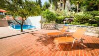 Bazén v ubytovaní Guest House Villa Nina alebo v jeho blízkosti