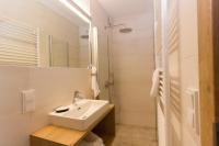 A bathroom at Reinthalers
