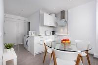 Kuchyňa alebo kuchynka v ubytovaní YourHouse Monges Apartment with sea views