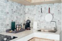 Poonsiri Varich Pool Villa Aonangにあるキッチンまたは簡易キッチン