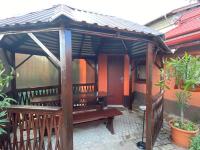 Patio lub wspólna przestrzeń na świeżym powietrzu w obiekcie Izba pre štyri osoby