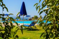 Bazén v ubytovaní Barbati Bay Elegant Beach Apartments by Hotelius alebo v jeho blízkosti