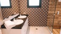 Kúpeľňa v ubytovaní Villa privada de lujo con piscina Villa Wabi Sabi