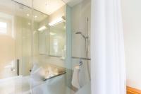 Business Triple (Glass Bathroom) Room