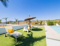 Bazén v ubytovaní Cubo's Villa Loft Monte Perdido alebo v jeho blízkosti