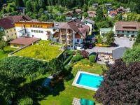 Bazén v ubytovaní Hotel Burgstallerhof alebo v jeho blízkosti