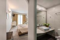 Łazienka w obiekcie Hotel Aegeon
