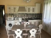 A kitchen or kitchenette at Val Giardino Vintage Cottage