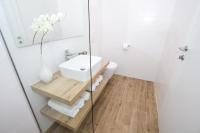 Kúpeľňa v ubytovaní Apartment in Vodice with terrace, air conditioning, WiFi, dishwasher, Pool 4932-4