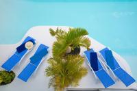 Basen w obiekcie AquaBlanca Suite Chic Deluxe, en Punta Mujeres lub w pobliżu