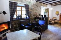 Posezení v ubytování Hostal Rural Donamariako Benta