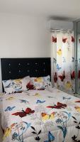 Postel nebo postele na pokoji v ubytování Like Home Apartment !!! 2 bedrooms full apartment