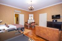 Telewizja i/lub zestaw kina domowego w obiekcie SKARITZ Hotel & Residence
