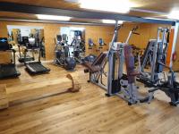 Posilňovňa alebo fitness centrum v ubytovaní Hotel Adler