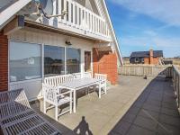 Balkón nebo terasa v ubytování Three-Bedroom Holiday home in Harboøre 24