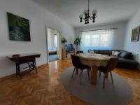 Posedenie v ubytovaní Apartman Tinče