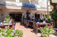 Reštaurácia alebo iné gastronomické zariadenie v ubytovaní Hotel Dubrovnik
