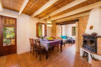 Posedenie v ubytovaní Finca Bona Feina