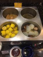 ホテルの敷地内または近くでの食事または食べ物