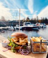 Φαγητό σε αυτό το ξενοδοχείο ή κάπου εκεί κοντά