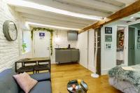 A kitchen or kitchenette at My Granada Garden - Catedral Lux Suite