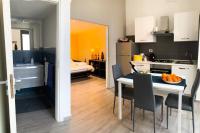 A kitchen or kitchenette at Loft Orlando 52