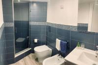 A bathroom at Loft Orlando 52