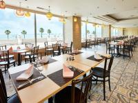 Un restaurant u otro lugar para comer en Grand Nikko Tokyo Bay Maihama