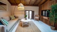 Posedenie v ubytovaní Apartamentos UXAMA LUXURY EPONA - junto a la Plaza Mayor con ascensor