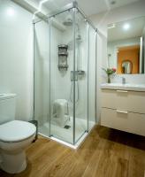 Kúpeľňa v ubytovaní Apartamentos UXAMA LUXURY EPONA - junto a la Plaza Mayor con ascensor
