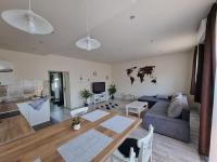 TV a/nebo společenská místnost v ubytování HIGH STREET APARTMAN