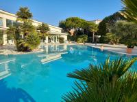 Bazén v ubytovaní Hotel Internazionale Terme alebo v jeho blízkosti