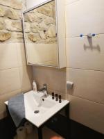 Koupelna v ubytování Casa Della Vita Gouves Cretan Luxury Villa