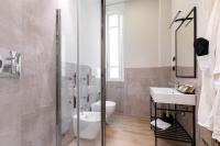 Kúpeľňa v ubytovaní Foresteria di Piazza Cavour - Luxury Suites & Guest House