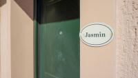Certifikát, ocenenie alebo iný dokument vystavený v ubytovaní Jasmine Glyfada Beach