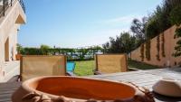 Bazén v ubytovaní Jasmine Glyfada Beach alebo v jeho blízkosti