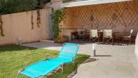 Vonkajšia záhrada v ubytovaní Jasmine Glyfada Beach