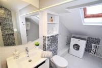 Koupelna v ubytování Novalja Penthouse Apartment