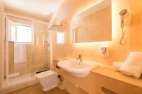 Kúpeľňa v ubytovaní Bossa Bay - MC Apartments Ibiza