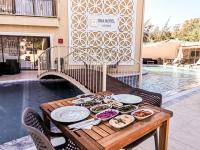 Bazén v ubytování Dna Hotel Dalyan nebo v jeho okolí