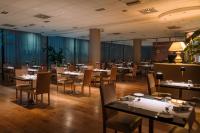 Savhotel Aemilia Bolognaにあるレストランまたは飲食店