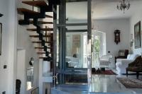 A seating area at Prestigioso terratetto a 100 mt dal mare