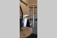 A bathroom at Prestigioso terratetto a 100 mt dal mare