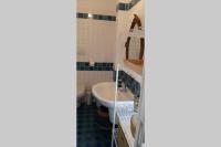 A bathroom at Prestigioso terratetto a 100 mt dal mare