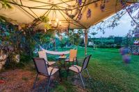 Vonkajšia záhrada v ubytovaní Beachfront luxury villa-Private pool,Garden Heaven