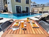 Bazén v ubytování Dna Hotel Dalyan nebo v jeho okolí