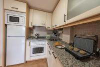 Kuchyňa alebo kuchynka v ubytovaní Garden Fisterra - Jacuzzi, Jardín Privado y Vista Mar