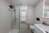 Kúpeľňa v ubytovaní Garden Fisterra - Jacuzzi, Jardín Privado y Vista Mar