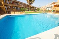 Bazén v ubytování Apartamento Marina Casares nebo v jeho okolí